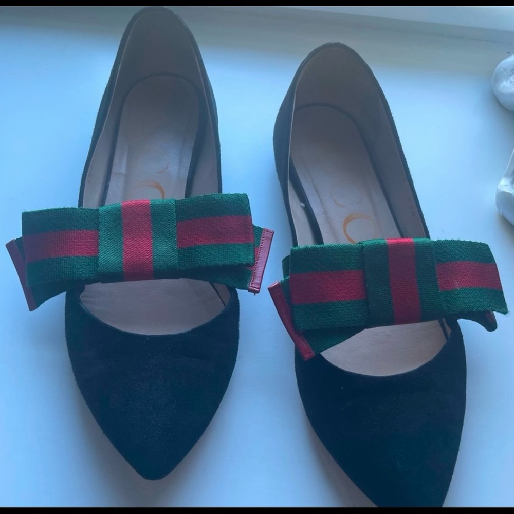 Gucci green & red bow flats